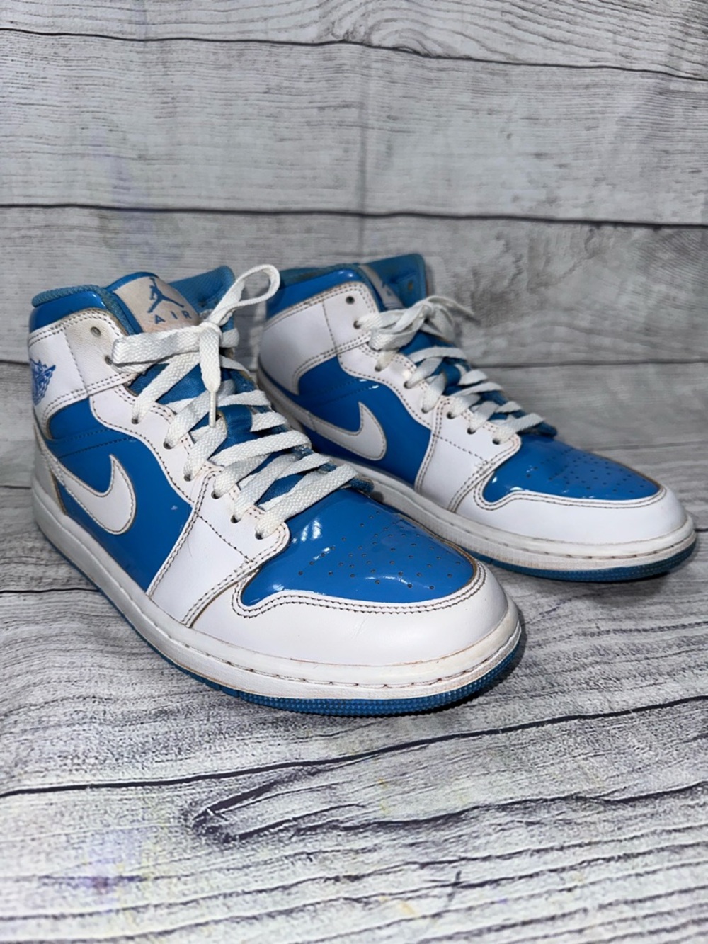 Nike Air Jordan 1 Mid SE Legend Blue size 8.5 M